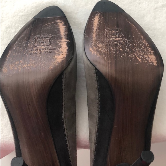 Stuart Weitzman Nouveau Pointed Toe Pumps - Picture 4 of 7